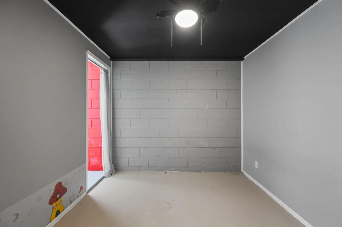 Photo of 8979 Hensley Road