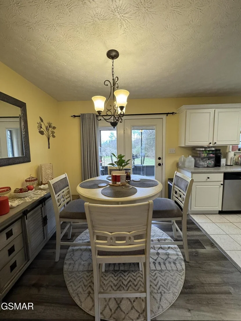 Photo of 628 Broadview Drive