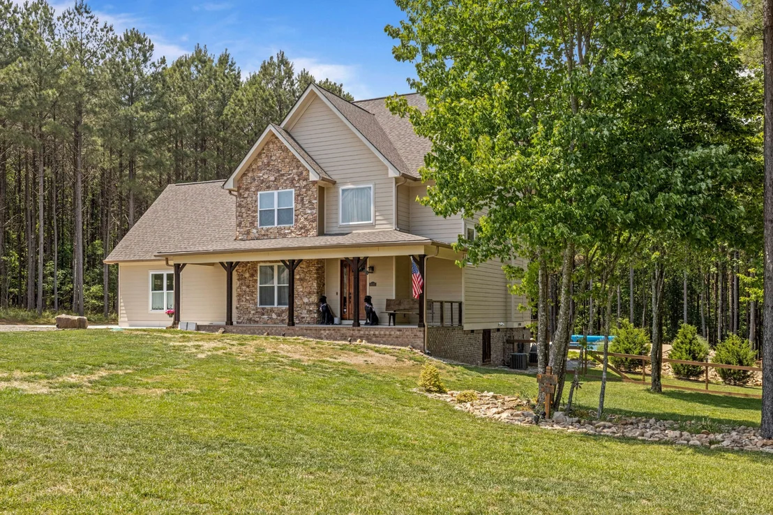 Photo of 2485 River Bluffs Drive
