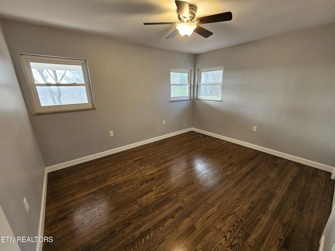 Photo of 327 Longview Drive