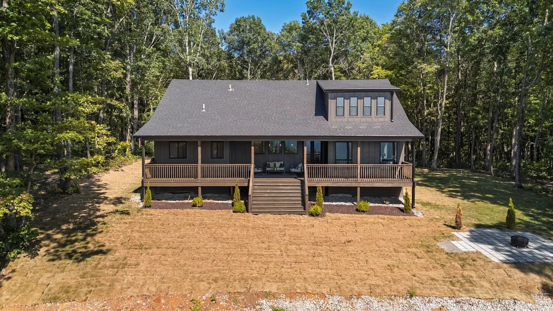 Photo of 900 Valley View Drive