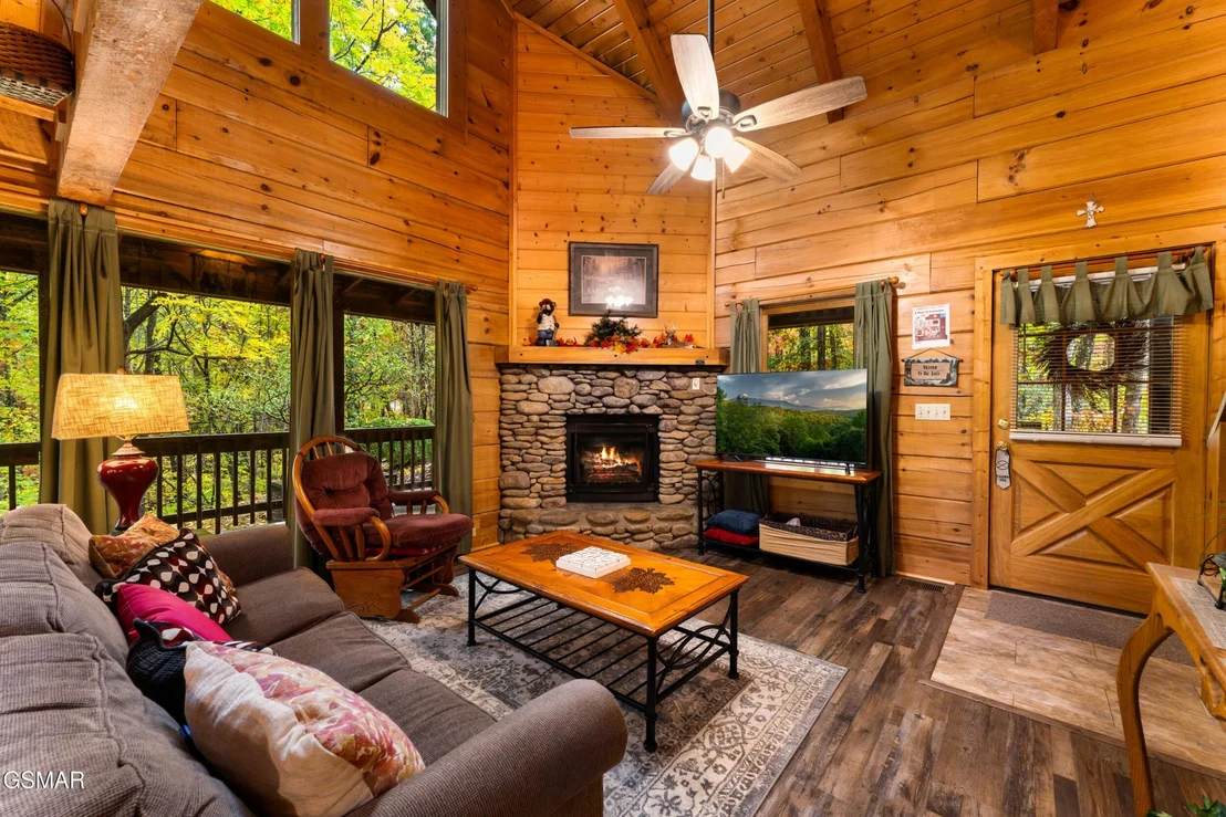 Photo of 2101 Red Bud Road