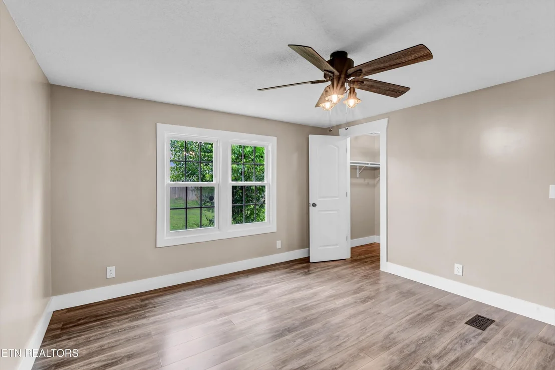 Photo of 102 2nd St