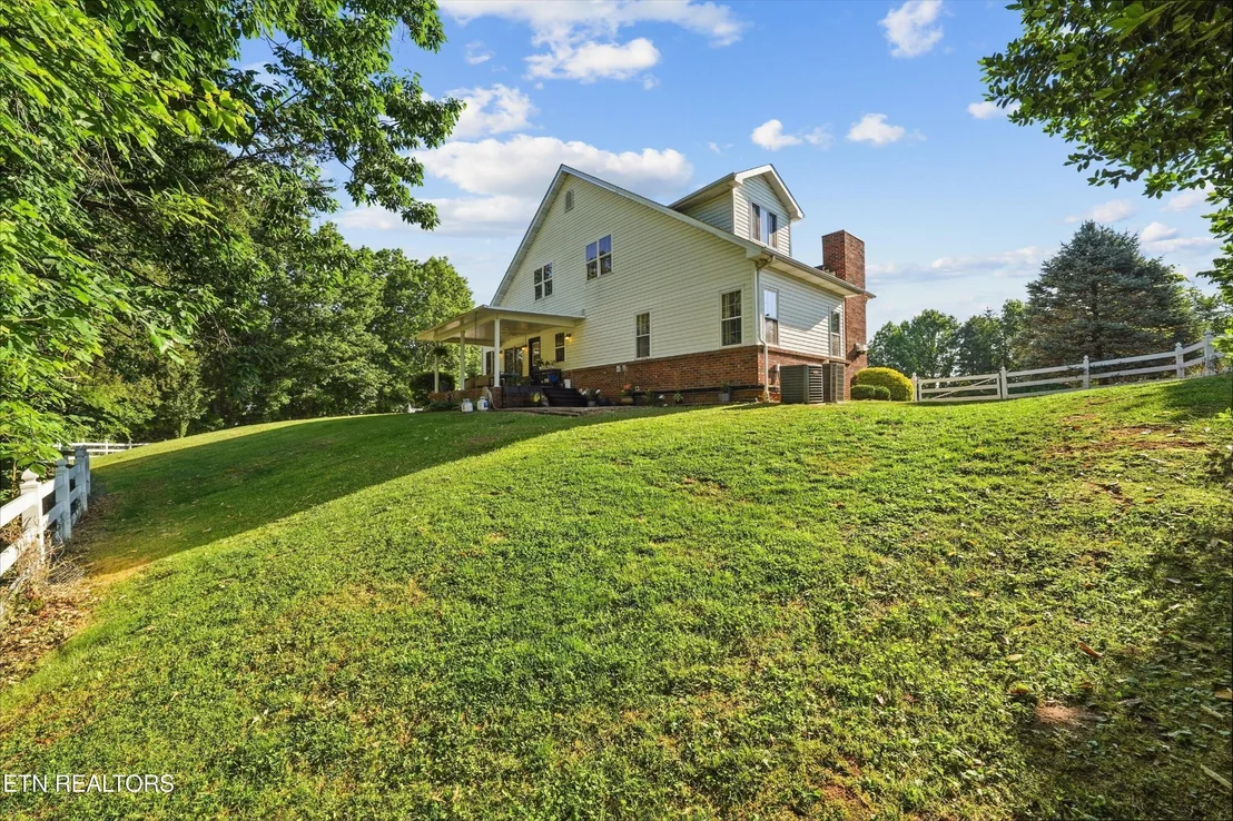 Photo of 619 Emerald Ave