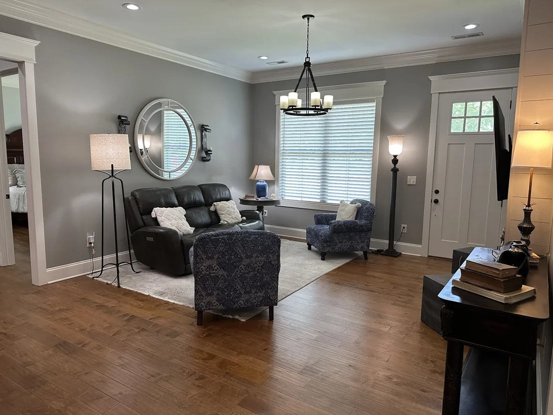 Photo of 105 Andrews Dr