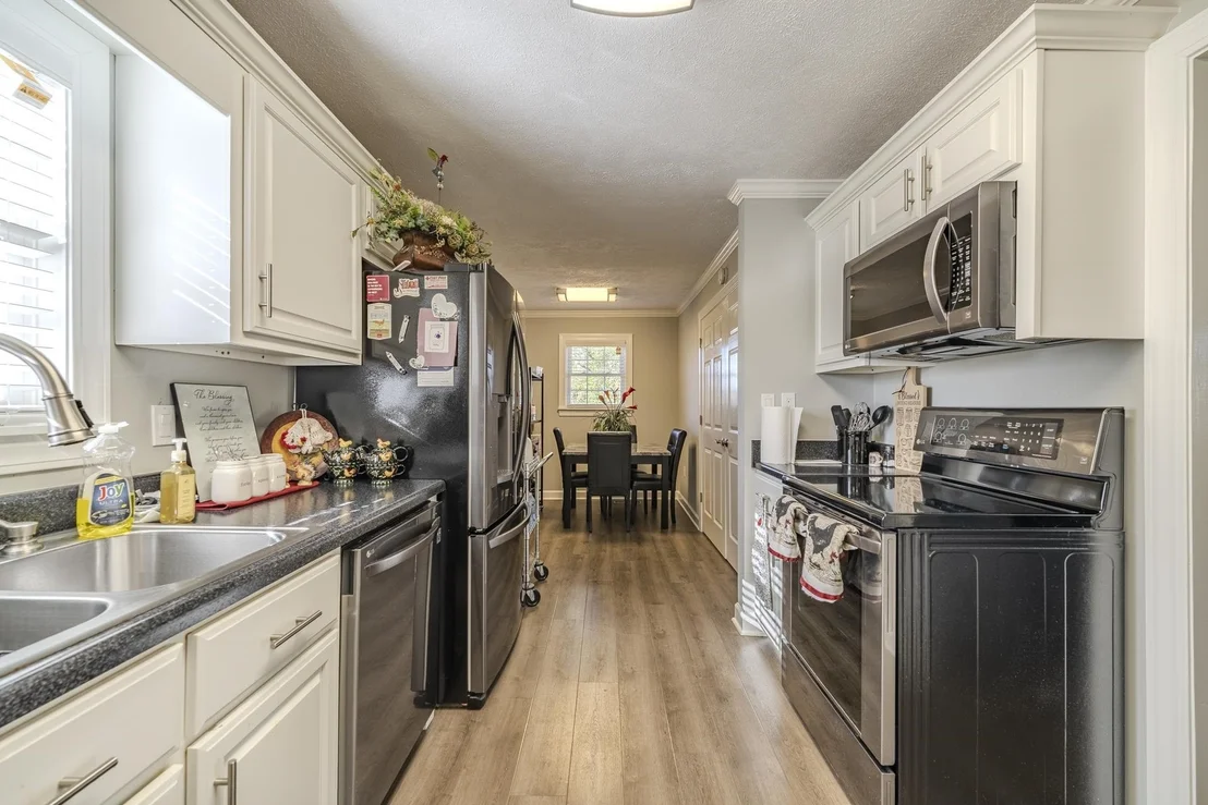 Photo of 122 CANBY CIR