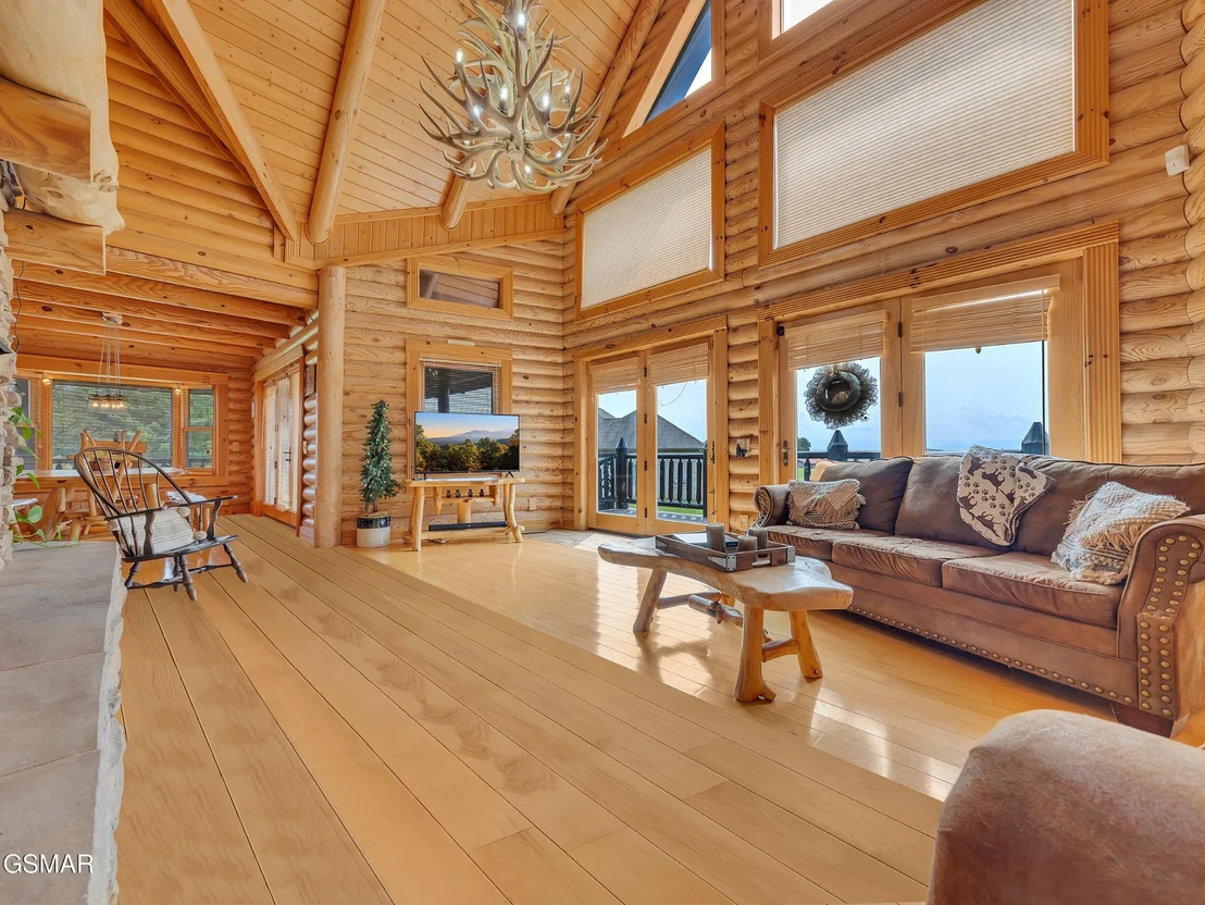 Photo of 838 Pinnacle Drive