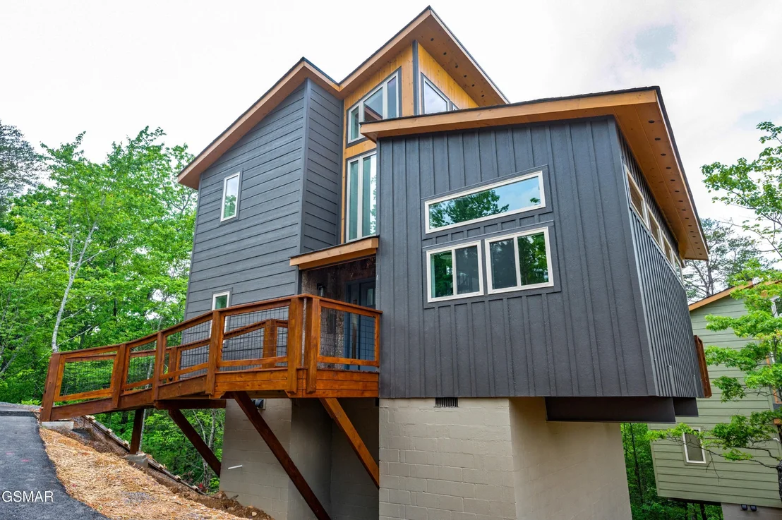 Photo of Unit 4 at 2385 Forge Hideaway Loop