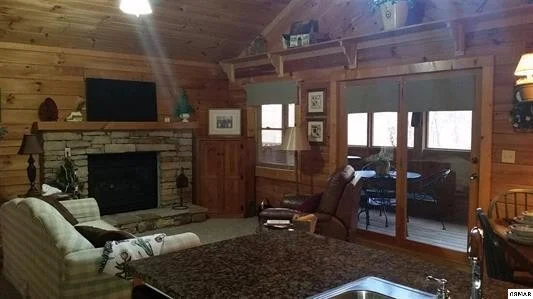 Photo of 806 Beaver Run Way