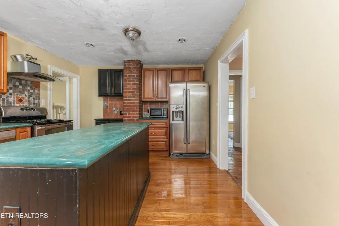 Photo of 702 Meadowview Drive