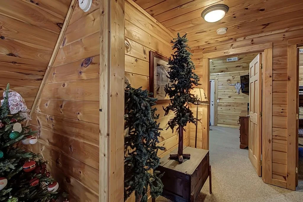 Photo of 1663 Little Cabin Loop