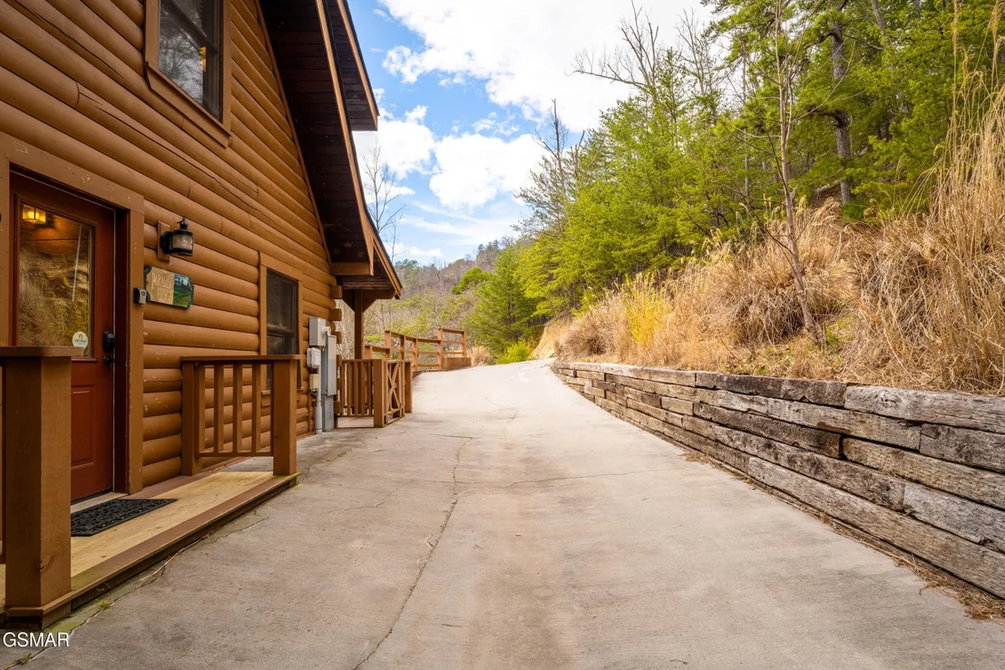 Photo of 1910 E Mountain View Way