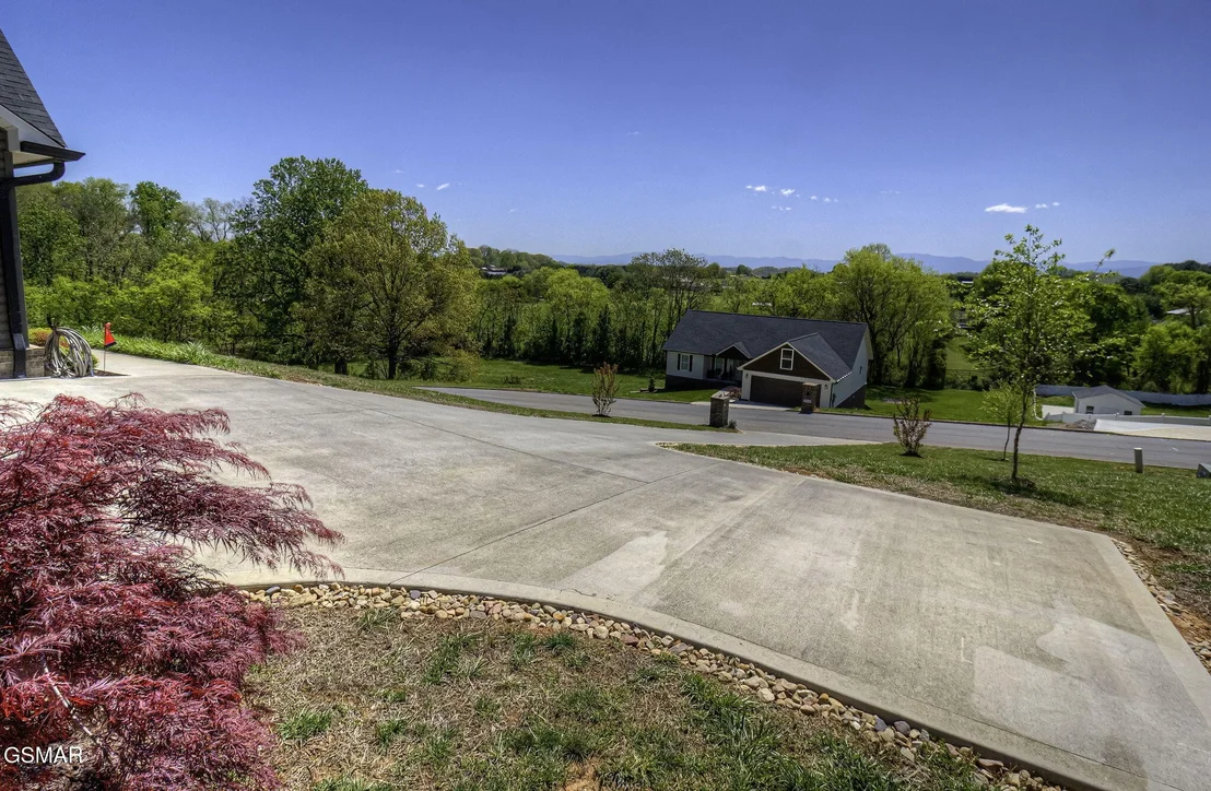 Photo of 2045 Kings View Loop