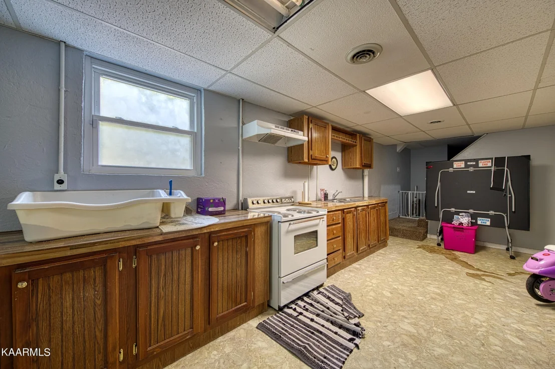 Photo of 215 Brooks Rd