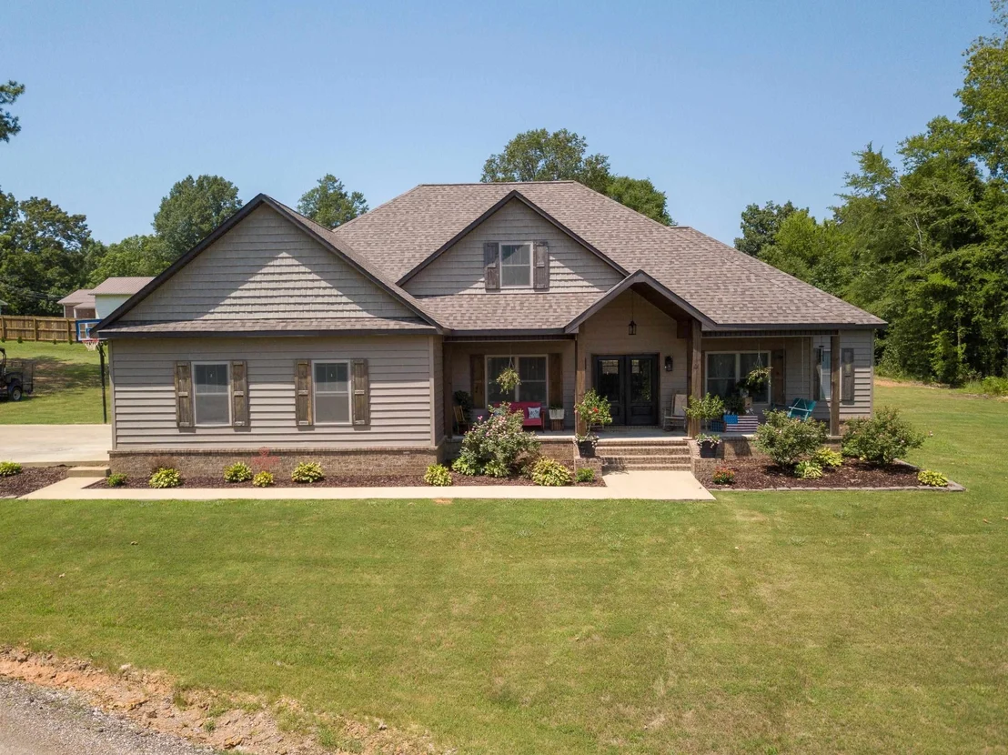 Photo of 800 COX DR