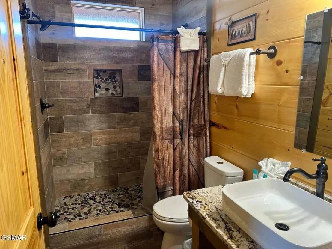 Photo of 2129 Ross Way