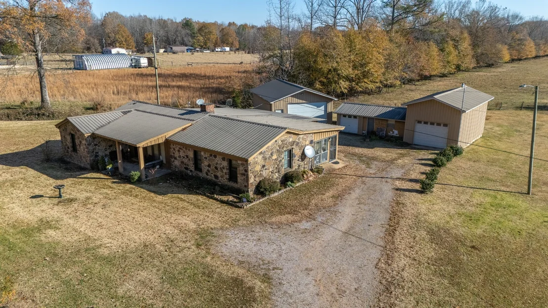 Photo of 605 Robinson Rd