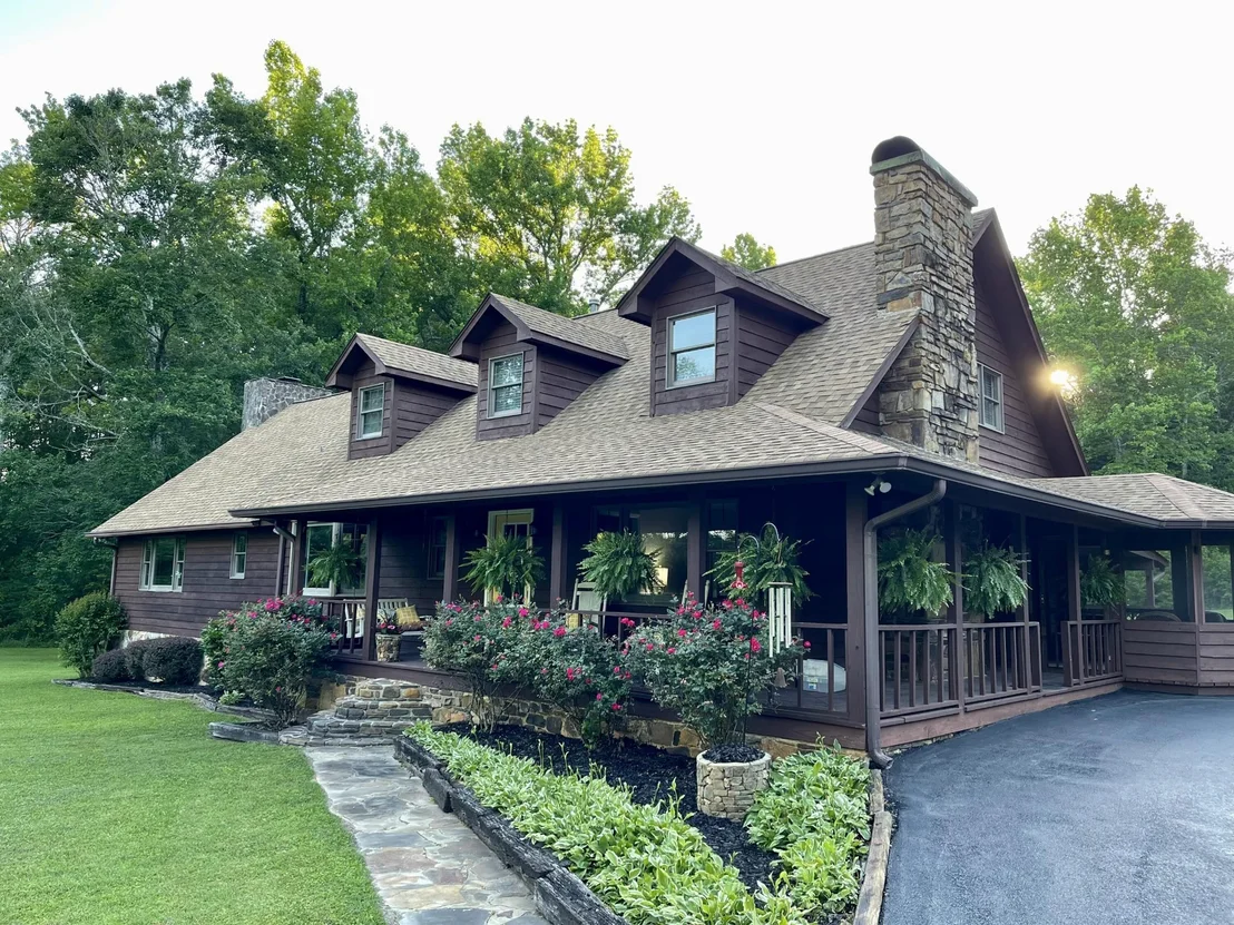 Photo of 446 Jamestown Road