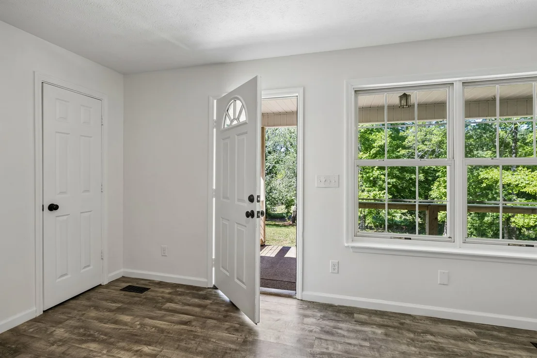 Photo of 619 Longbranch Rd