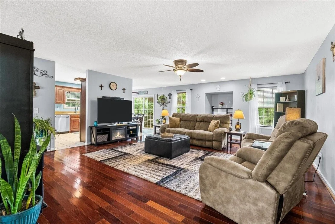 Photo of 318 Eaglebend Drive