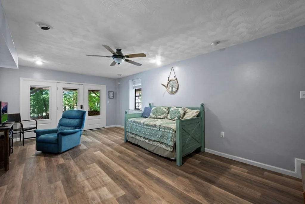 Photo of 3719 Thayer Lane