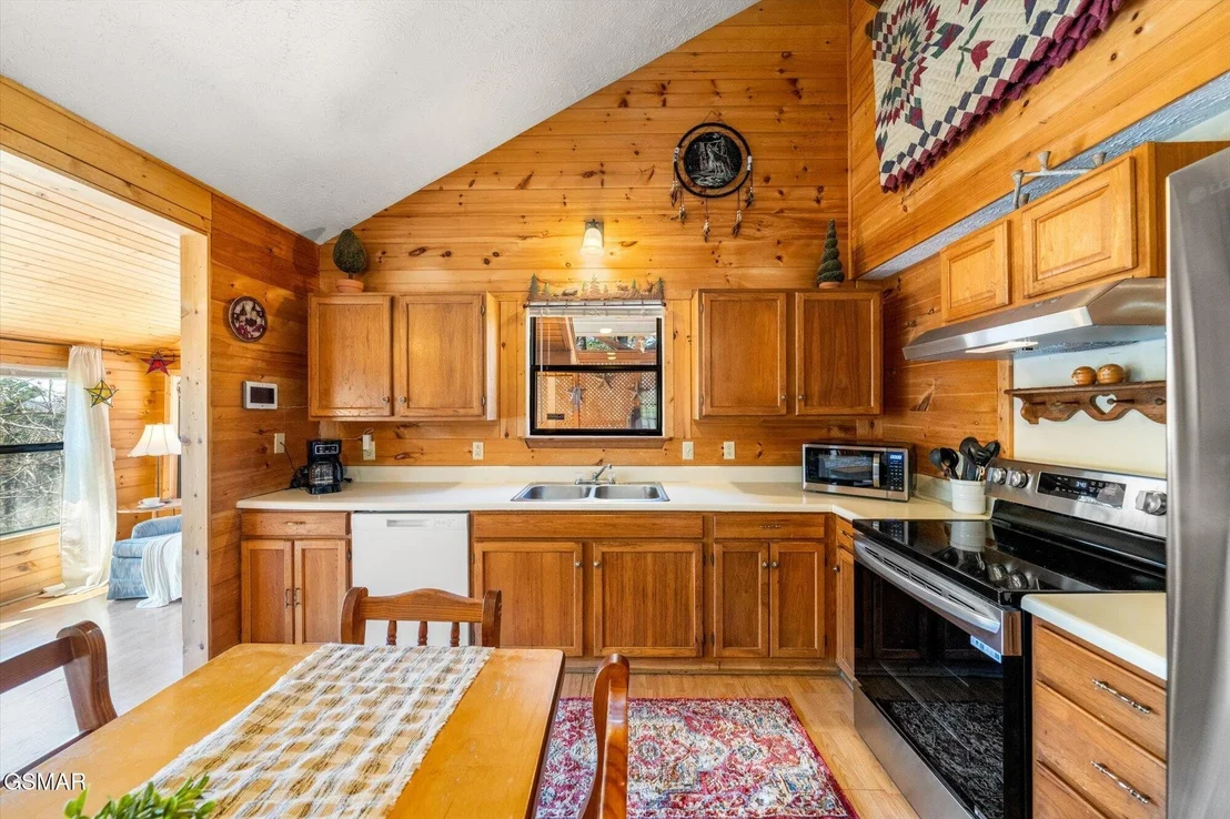 Photo of 2124 Windy Lane