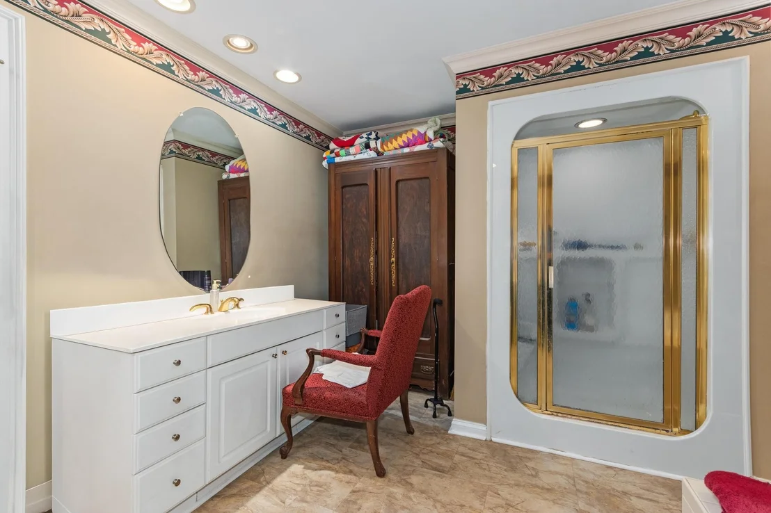 Photo of 225 Blue Springs Blvd