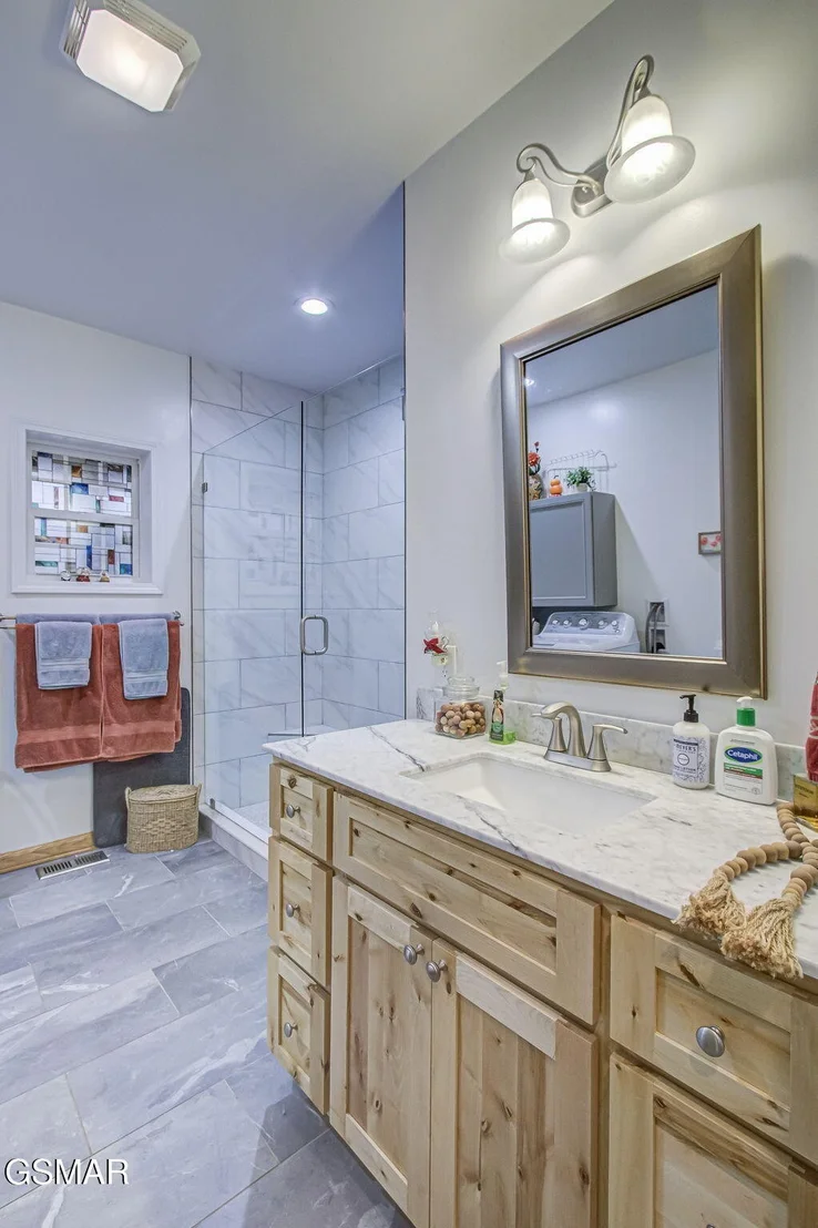 Photo of 3875 Poplar Lane