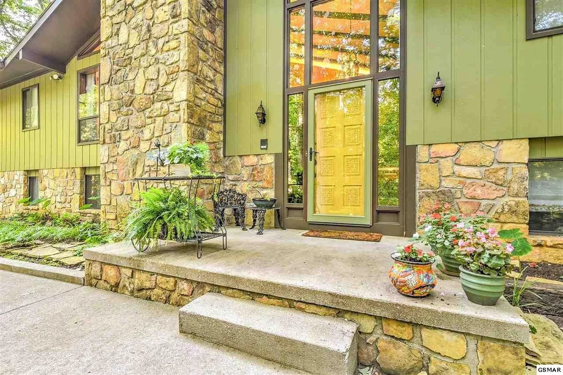 Photo of 1646 White Oak Drive
