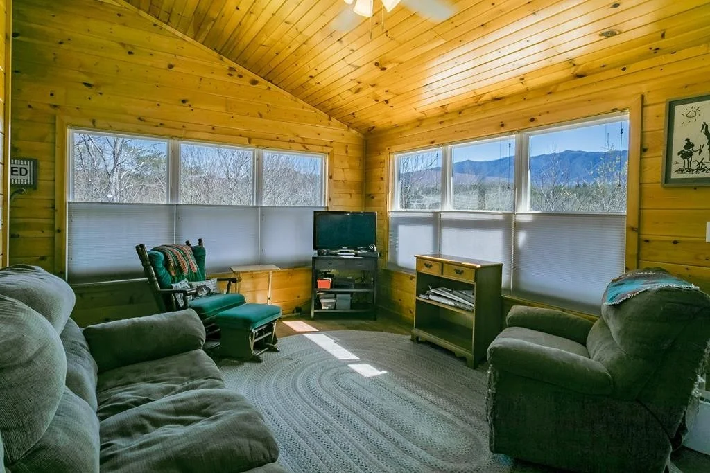 Photo of 830 Peacock Ridge Drive