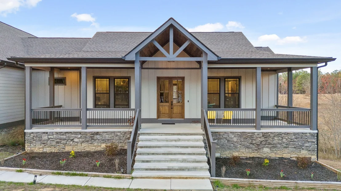 Photo of 2323 River Bluffs Drive