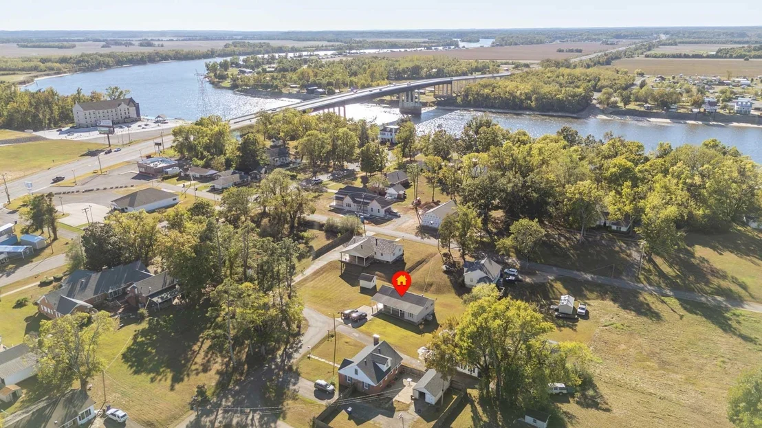 Photo of 122 CANBY CIR