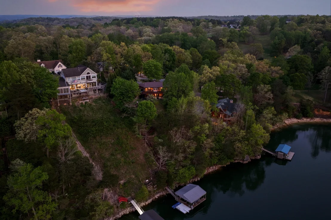 Photo of 979 Clift Cave Road