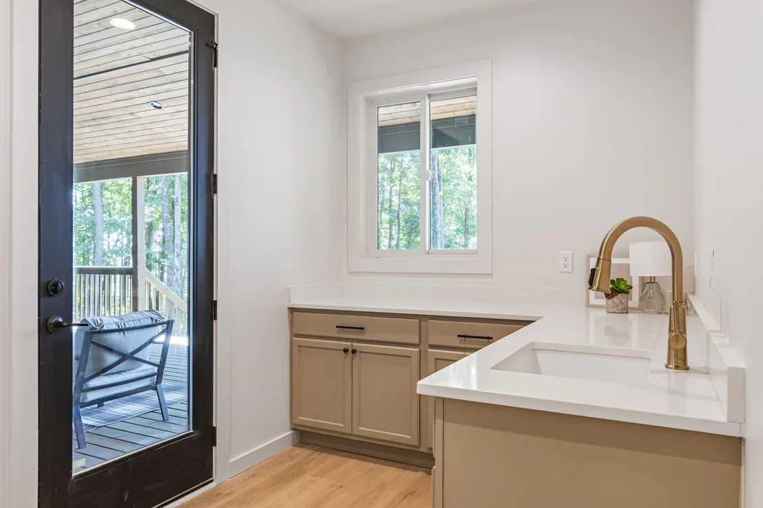 Photo of 824 Valley View Drive