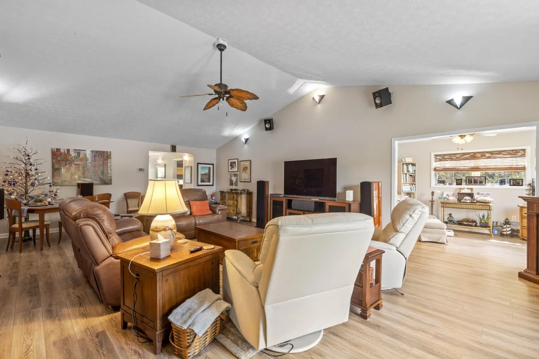 Photo of 122 Eagle Point Drive