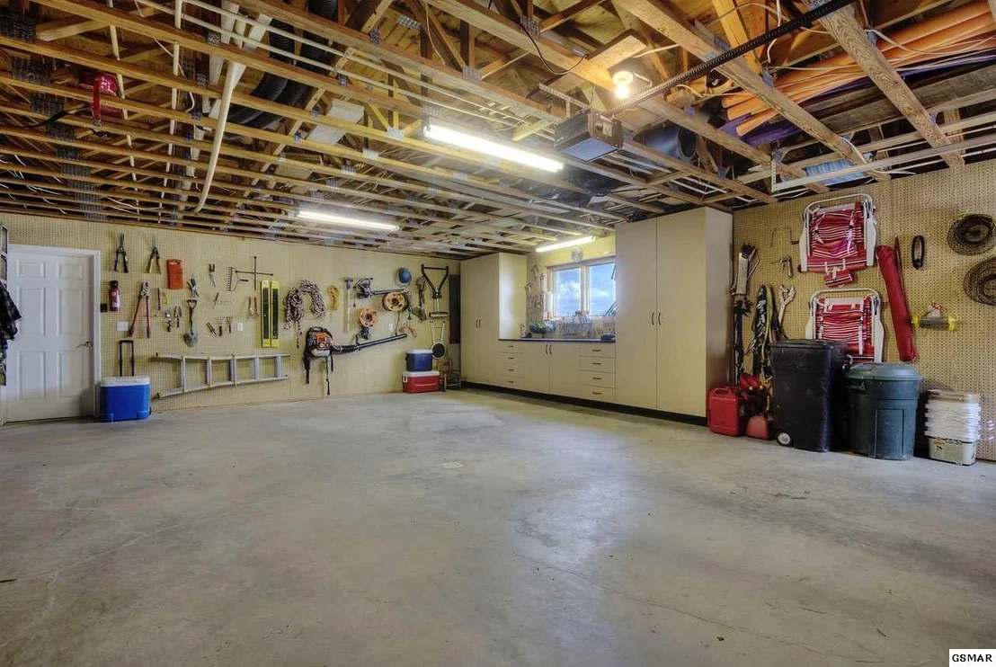 Photo of 952 Holtsinger Drive
