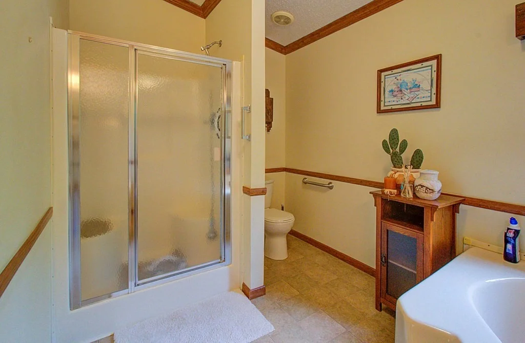 Photo of 3464 Whaley Road