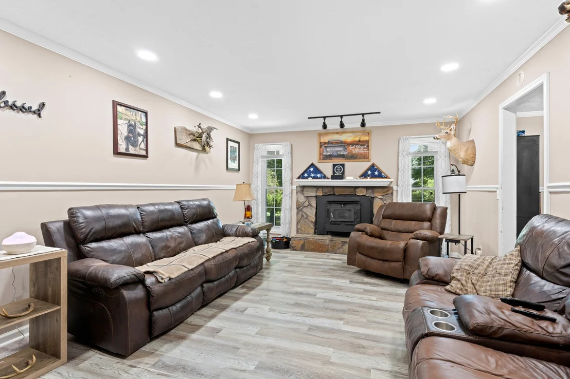 Photo of 155 Penny Ln