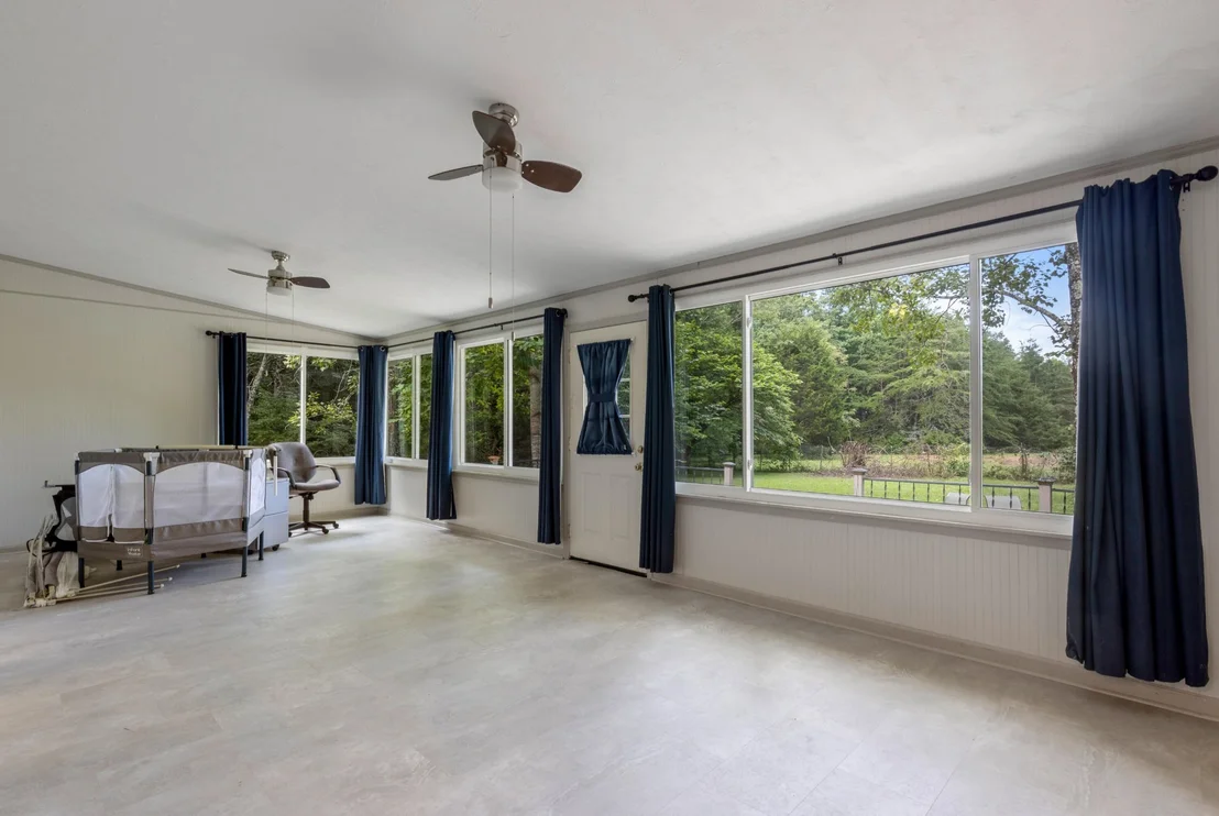 Photo of 1824 Jackson Point Road