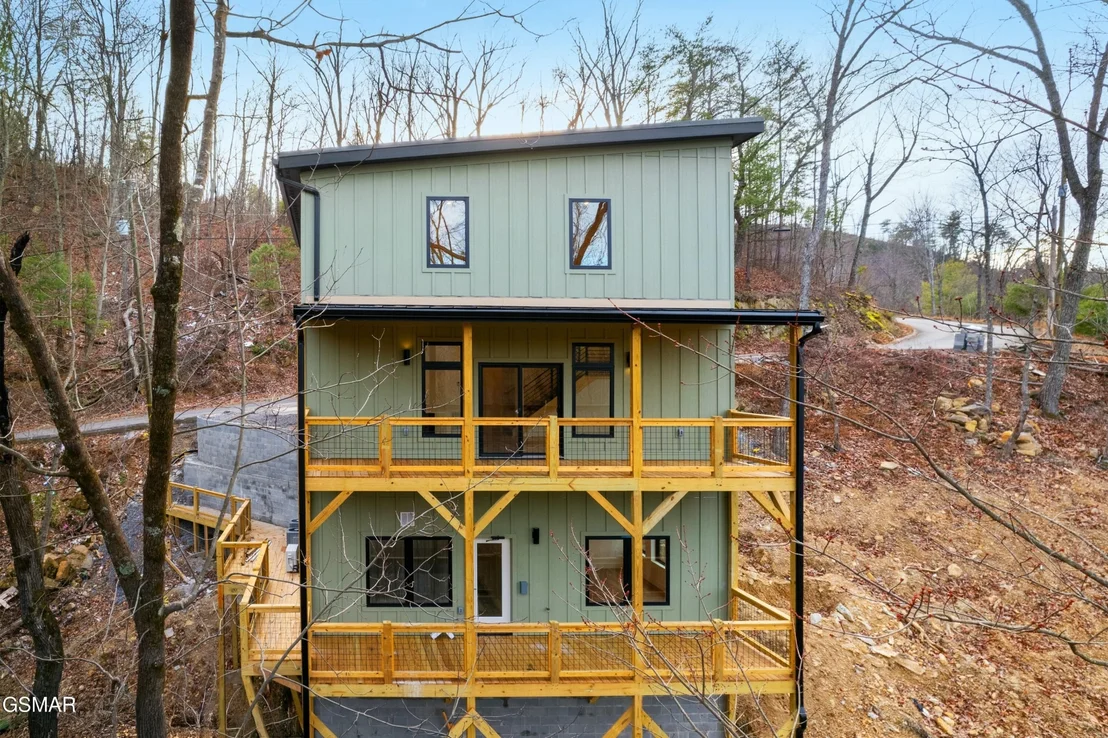 Photo of 2232 Spurling Road