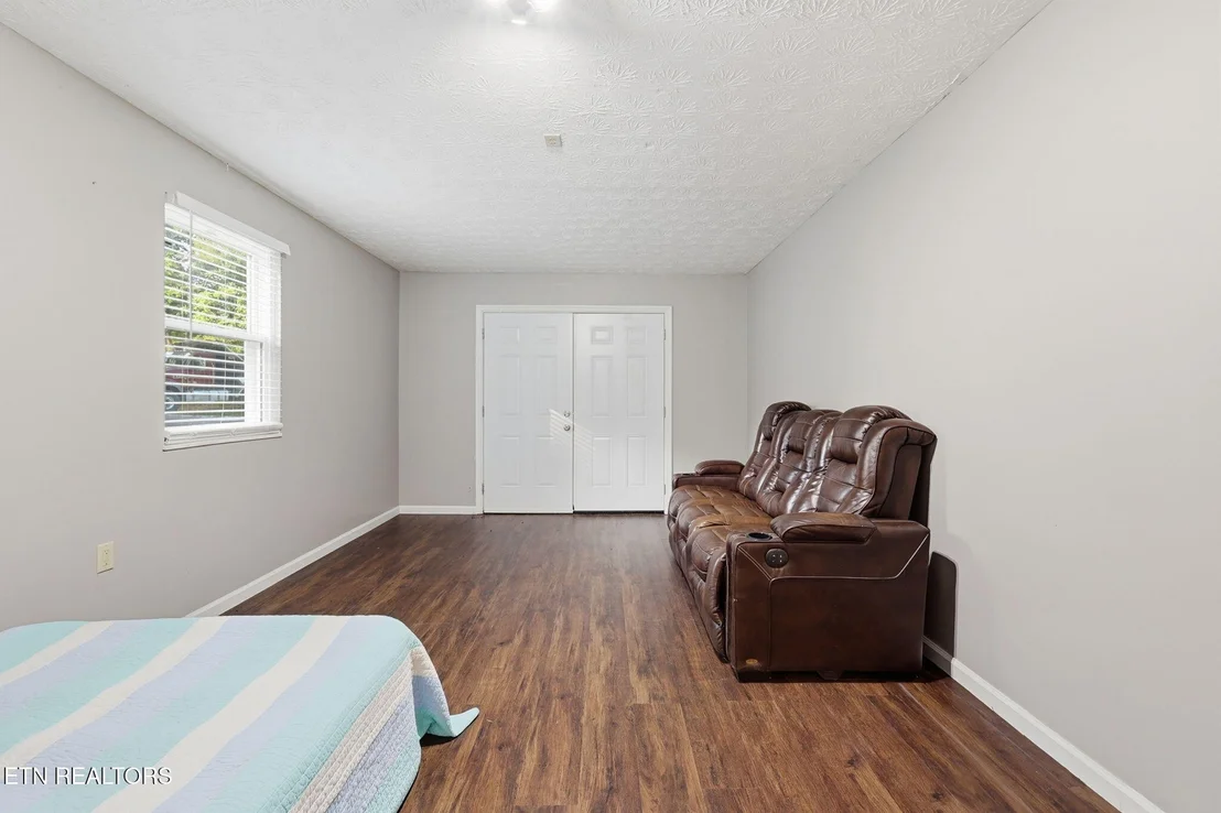 Photo of 5516 W Emory Rd