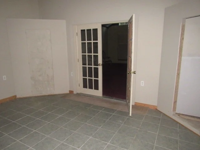 Photo of 9800 E HOLMES RD