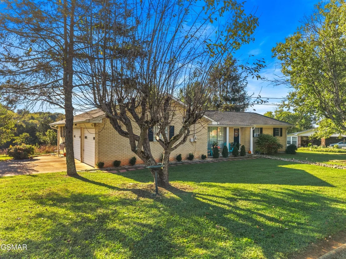 Photo of 3245 Emerald Avenue