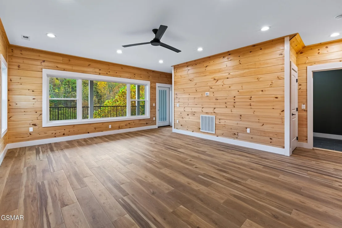 Photo of 652 Pinecrest Drive