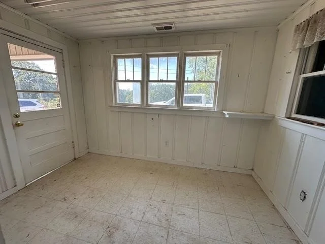Photo of 70 RIVERSIDE DR