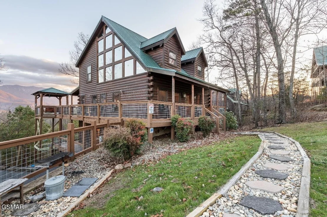 Photo of 2124 E View Drive