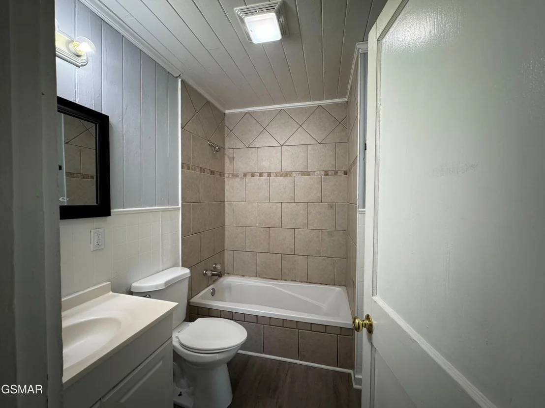 Photo of 409 Eastgate Road