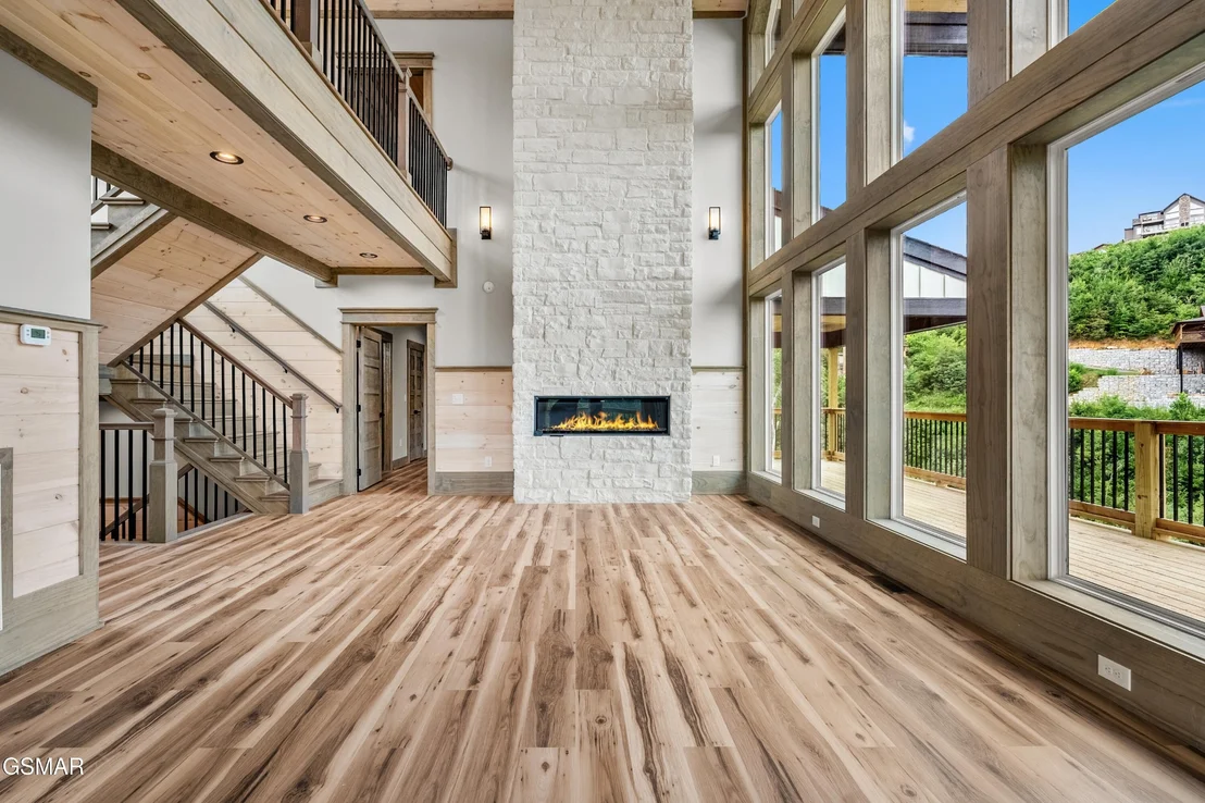 Photo of 745 Pinecrest Drive