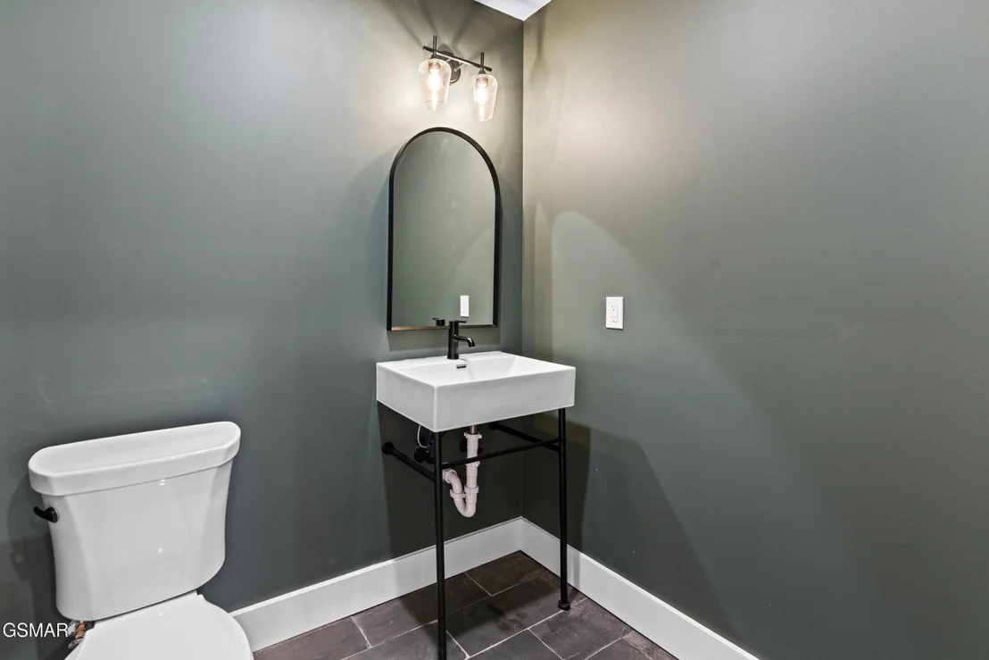 Photo of 652 Pinecrest Drive