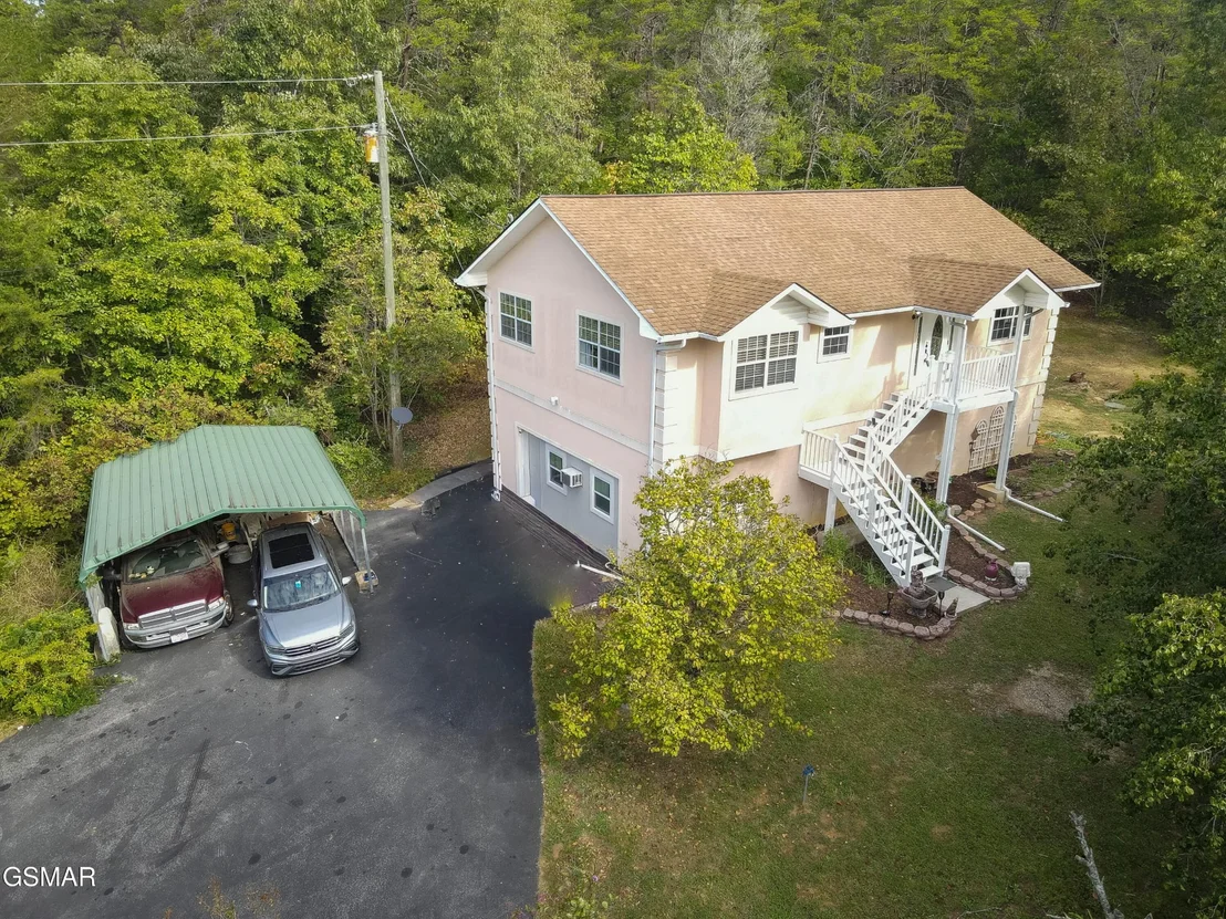Photo of 820 Matthews Way